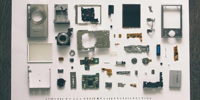 逻辑游戏：用批判性思维拆解学术论文与深度报道的实战指南